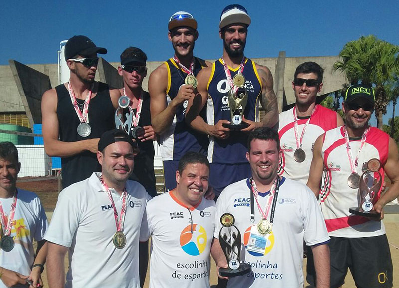 Dupla de Franca conquistou ouro no Vôlei de Praia (foto: divulgação)